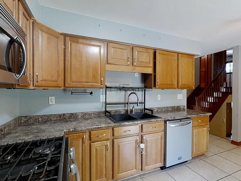 4217 Glen Oaks Dr — Photo 13
