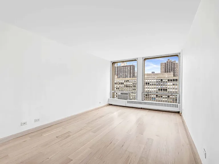 333 E 30th St #20B — Photo 8