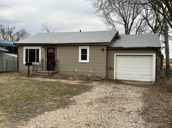 145 W Summit Street, Aurora, MO 65605