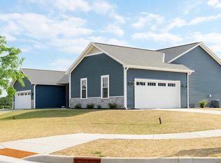 8302 85th Ave, Pleasant Prairie, WI 53158