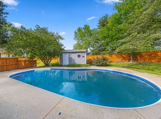 195 Cherokee Rd, Hendersonville, TN 37075