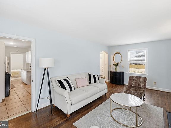 3rd image of 10304 Ridgemoor Dr