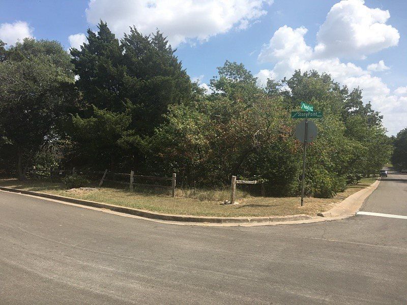 1st image of 721 Wooded Crest Dr
