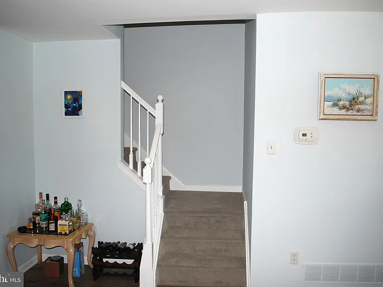 290 Lawndale Ave — Photo 16