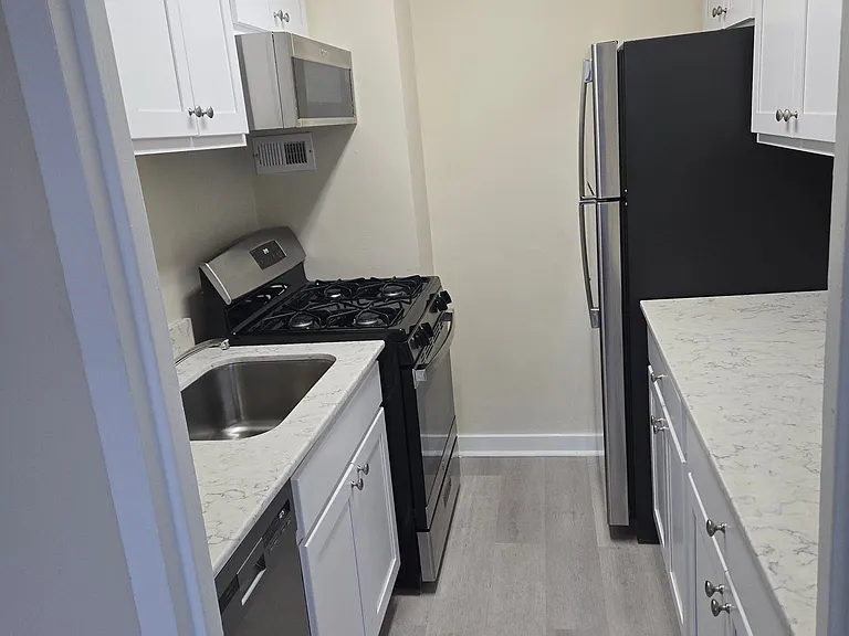 Cooper River Plaza Apartments — Photo 13