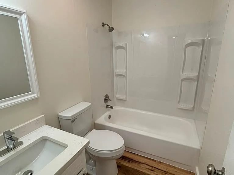 1353 Dauphin St #22 — Photo 9