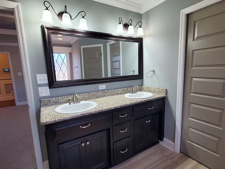 5255 Carlton Ridge Cir — Photo 10