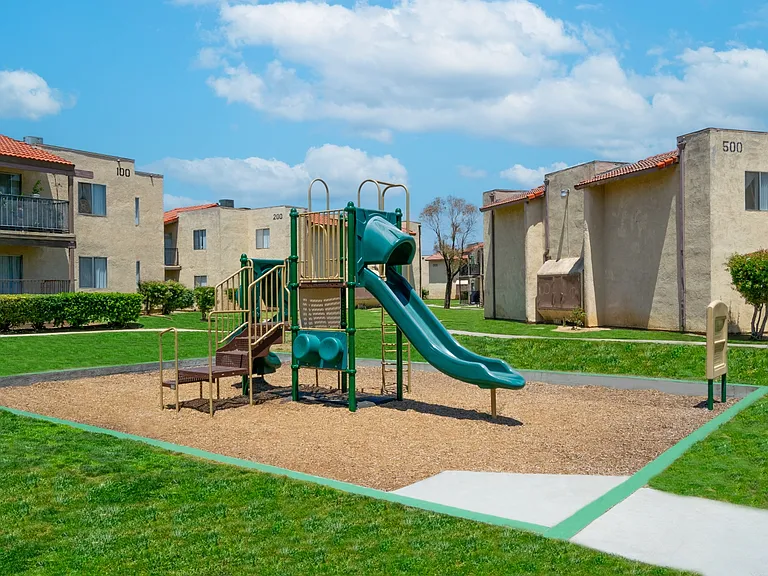 Vista View Apartments — Photo 6