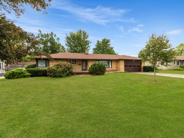 641 W 6th St, Minonk, IL 61760