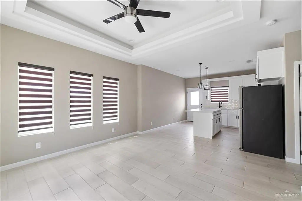 2 bed, 2.0 bath, 924 sqft, $1,250 — Photo 3