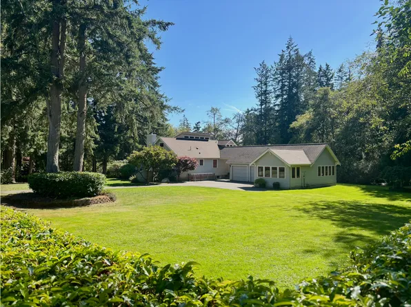 9959 NE Winthers Rd, Bainbridge Island, WA 98110