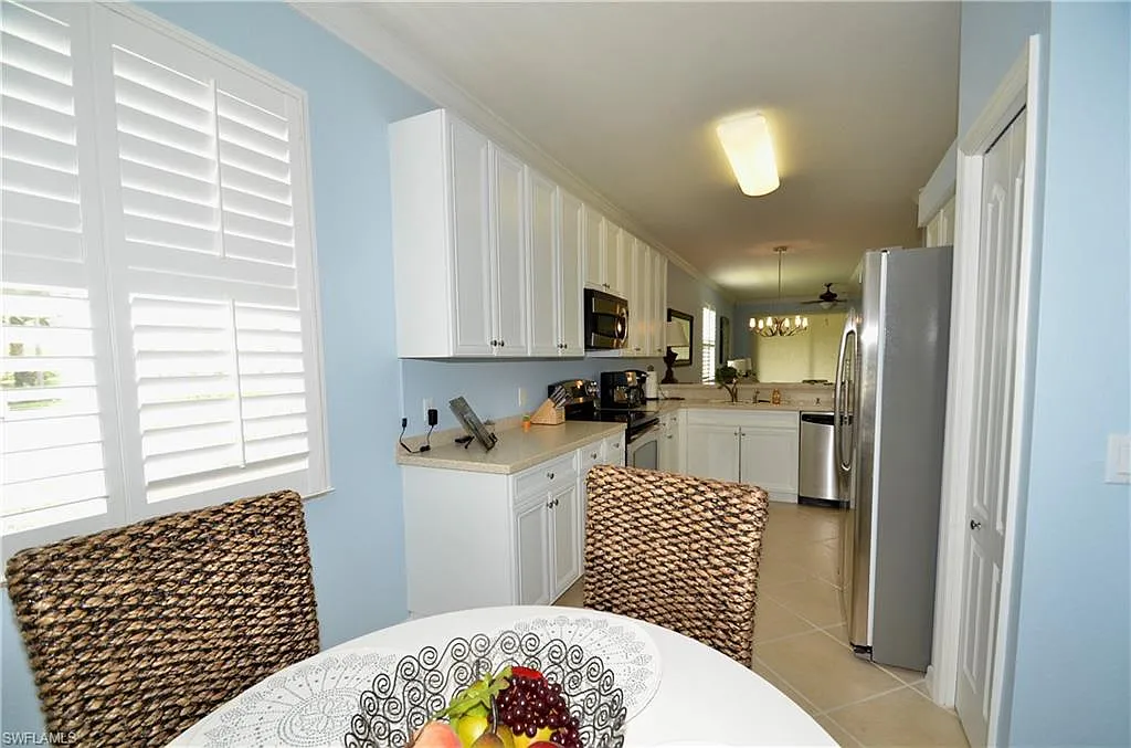 2 bed, 2.0 bath, 1408 sqft, $5,800 — Photo 3