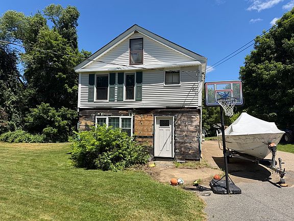 2nd image of 101 Howe St