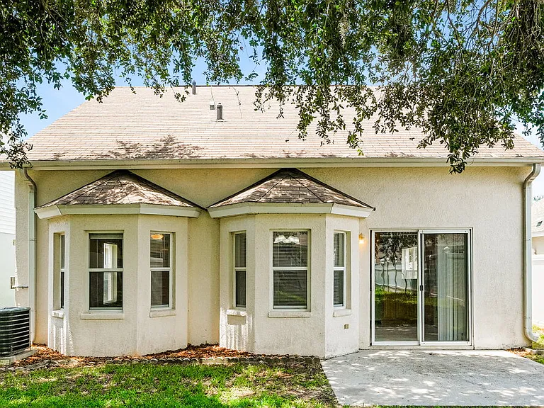 1818 Horsechestnut Ct — Photo 17