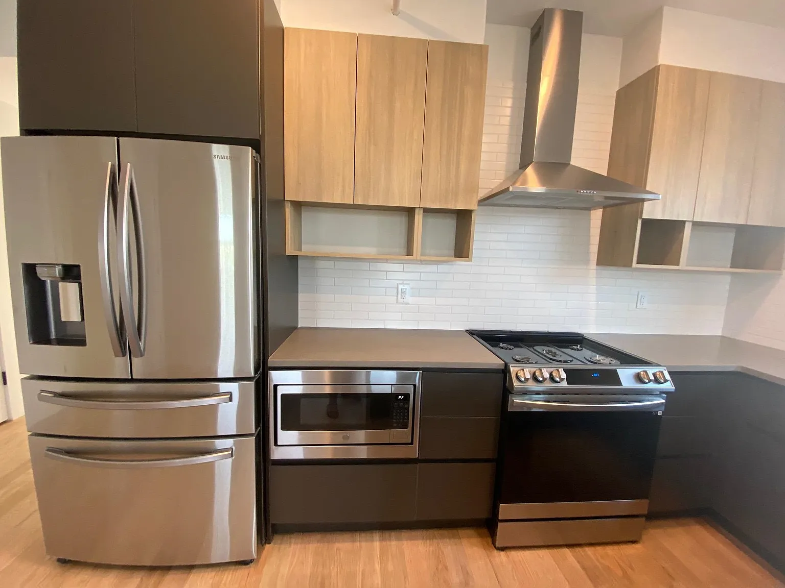 2 bed, 2.0 bath, 1233 sqft, $3,800 — Photo 3