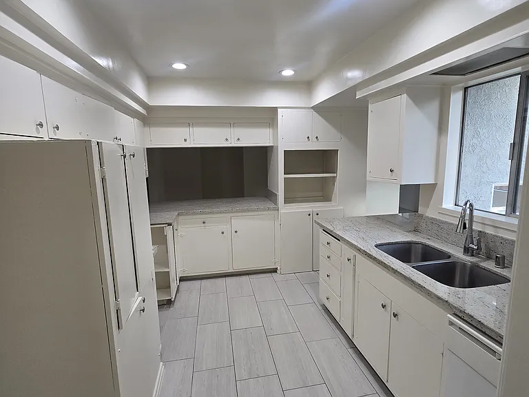 10611 Lexington St — Photo 7
