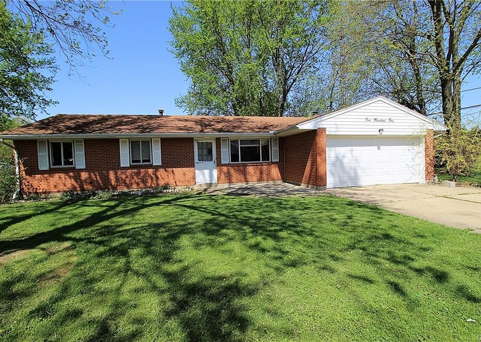 1st image of 101 Surrey Ln