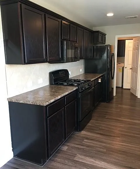 113 Steel Shot Ct — Photo 3