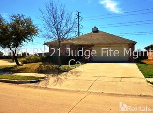 1915 Winding Ridge Trl, Grand Prairie, TX 75052