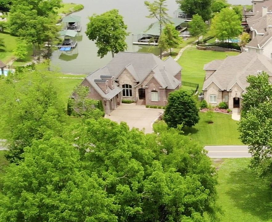 2nd image of 3036 Lakeshore Dr