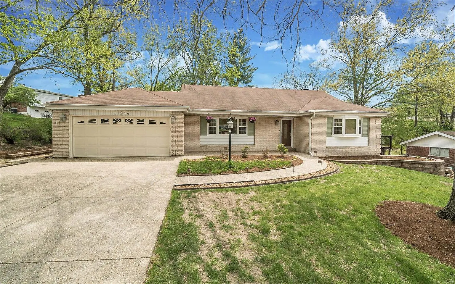 11214 Trieste Dr photo 1