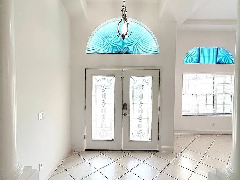 27 Empress Ln — Photo 6