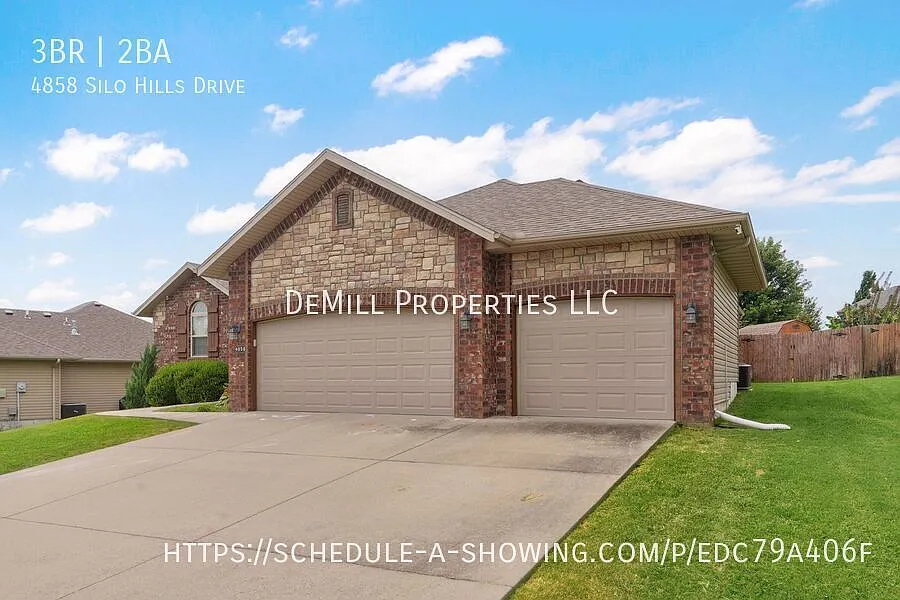 Luxury Community Amenities! 3BR Home with Clubhouse & Pool Access — Photo 2