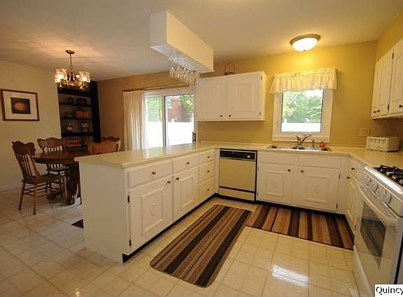 Home for Sale in Quincy, IL $189,000