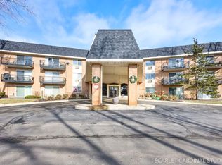 1198 Royal Glen Dr APT 314, Glen Ellyn, IL 60137