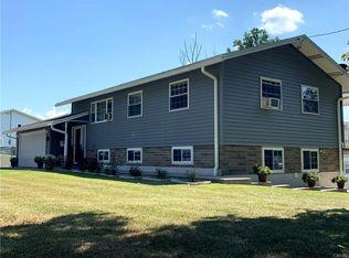 1300 Woodbury Dr, Utica, NY 13502