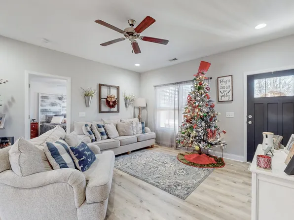 2422 Nunley St, Greenbrier, TN 37073
