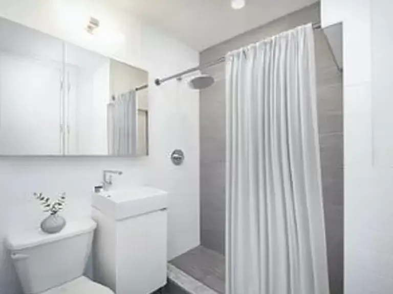211 E 33rd St #61 — Photo 5