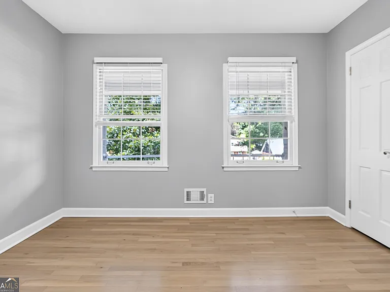 4854 Springfield Dr — Photo 32