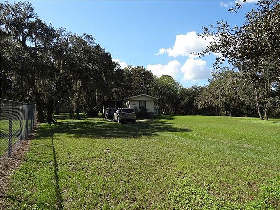 4th image of 10519 Oak Dr