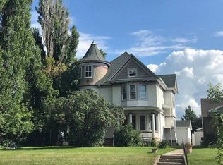 910 5th St NE, Devils Lake, ND 58301