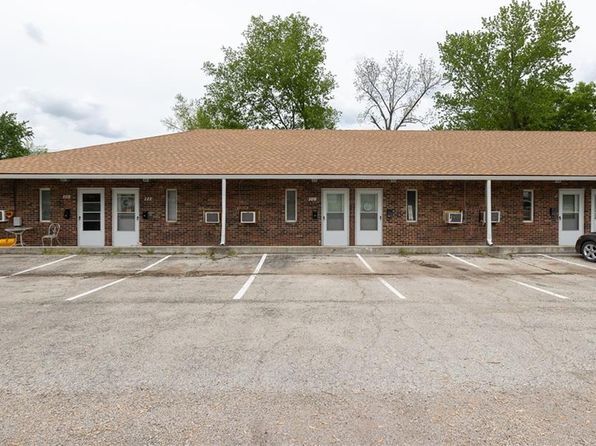 109 W 8th St, Holden, MO 64040