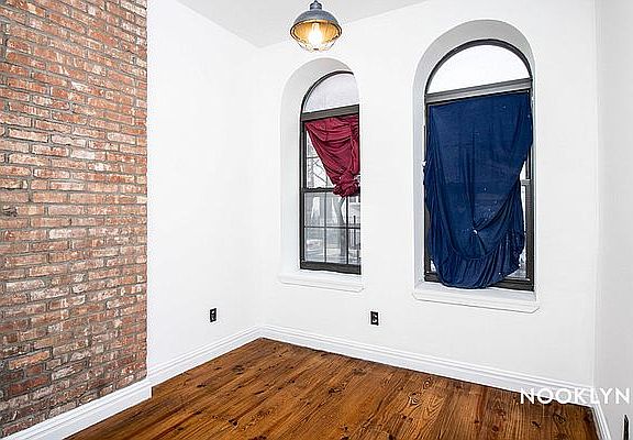 3rd image of 73 Jefferson St APT 1L