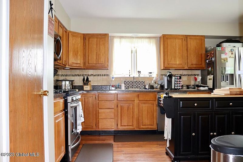 3rd image of 1102 Austin Place