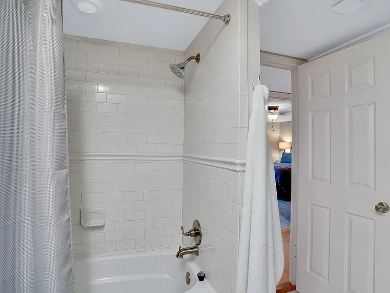 4328 Lakeshore Ln #202 — Photo 23