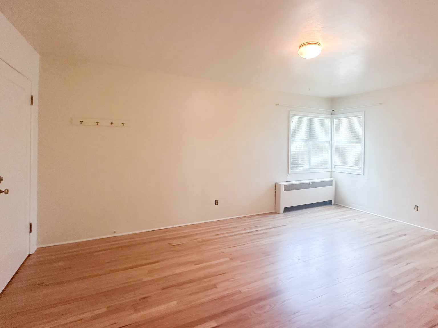 1 bed, 565 sqft, $1,200 — Photo 3