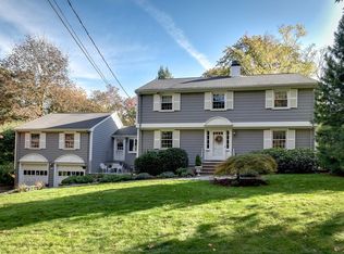 32 Old Farm Rd, Dover, MA 02030