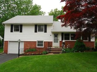 18 Grissing Ct, Cedar Grove, NJ 07009