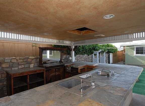 4th image of 220 Padre Tullio Dr