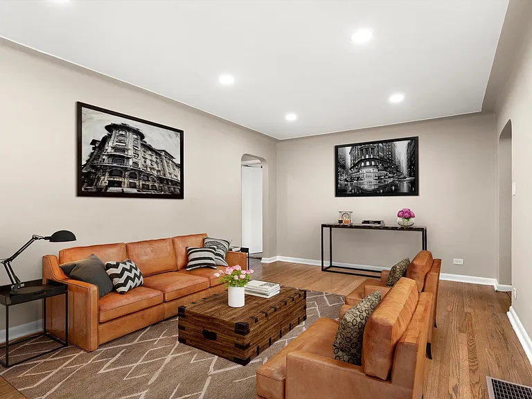 1227 Ash St — Photo 2