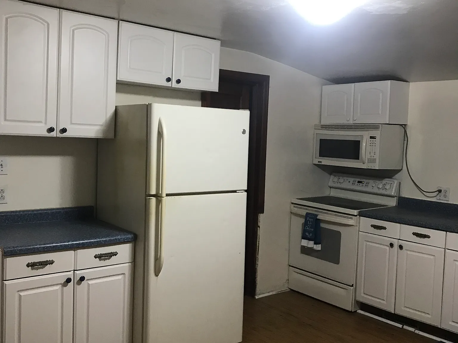 3 bed, 1100 sqft, $1,000 — Photo 4
