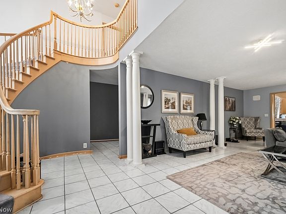 4th image of 7322 Lexington Ave