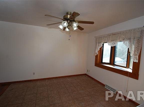 4th image of 3721 N Molleck Dr