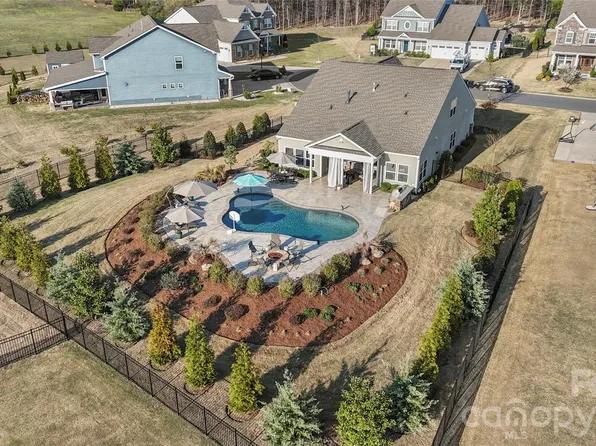 1425 Lester Cir, Waxhaw, NC 28173