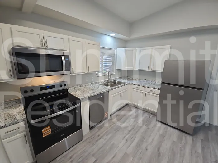 6813 Hazen St — Photo 6