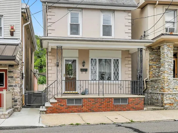 14 S 3rd St, Saint Clair, PA 17970